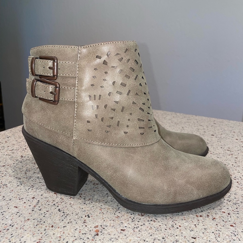 Laura Scott Sz 10 Amanda Bootie